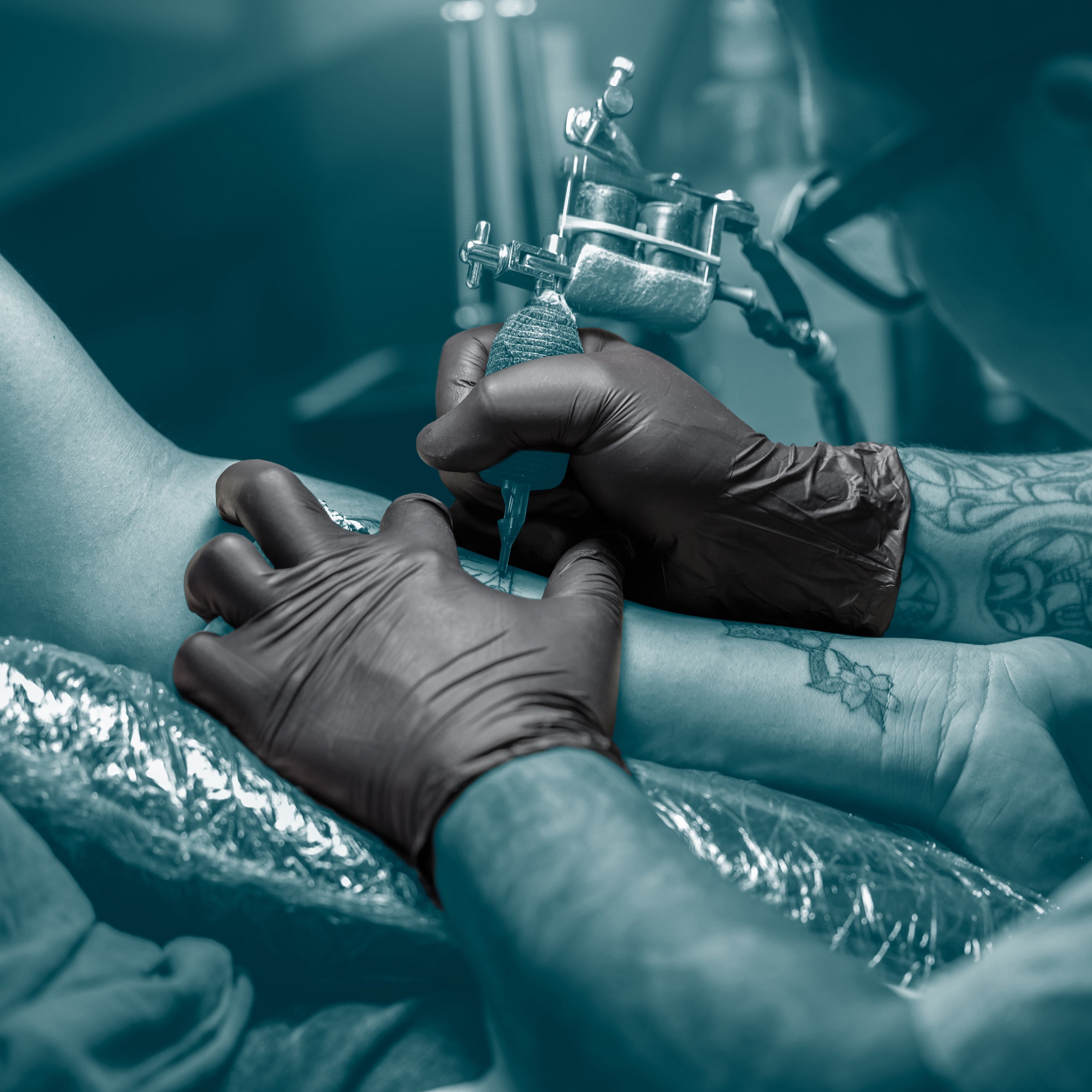 Professional 6 Mil Black Latex Gloves